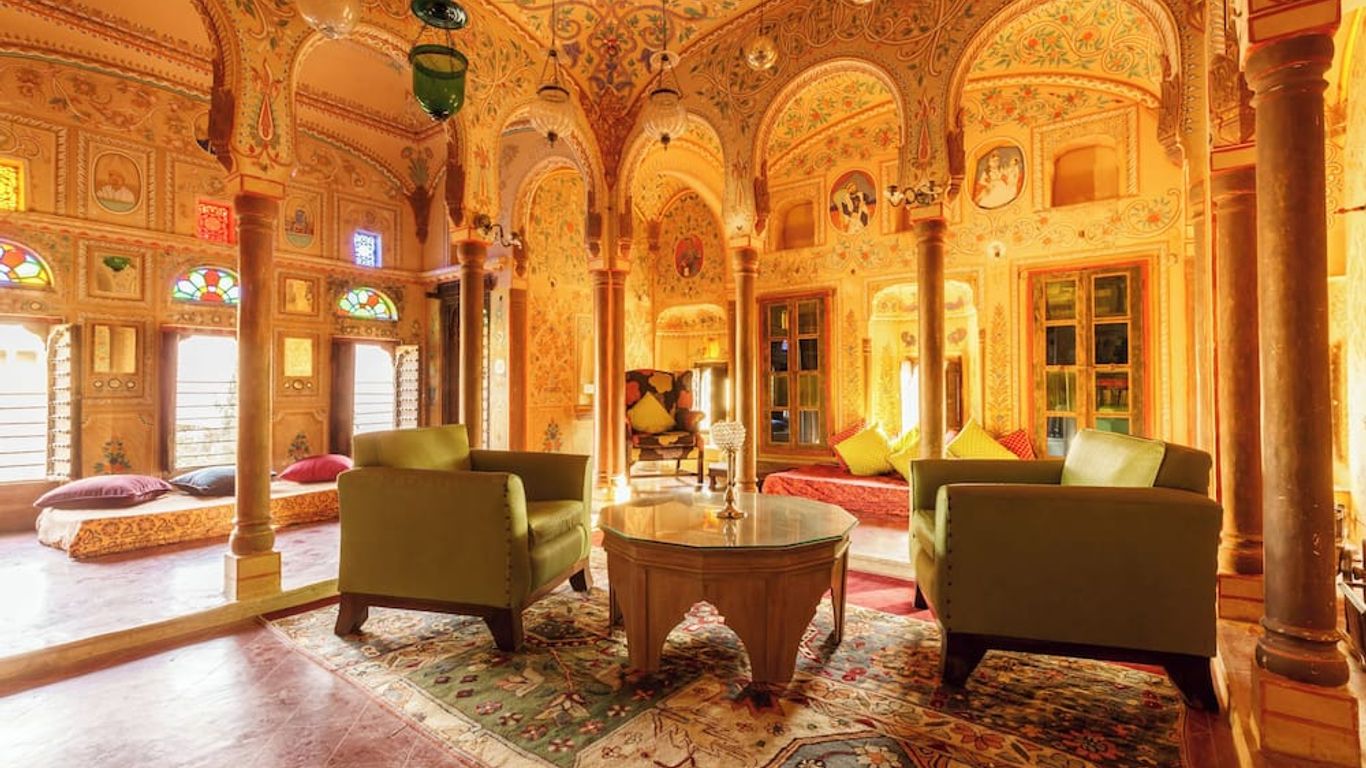 فيفان كالتشر هوتل