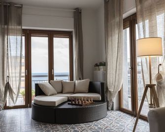 Blu Monopoli - Monopoli - Salon