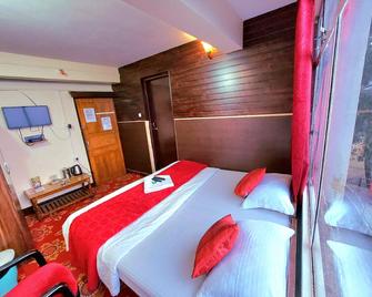 Crown Ville Guest House - Darjeeling - Bedroom