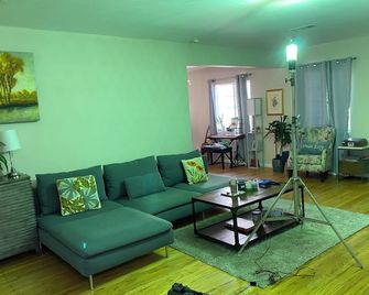 3-bedroom houseone of the safest areas in Long Beach - Bixby centrally located - Long Beach - Sala de estar