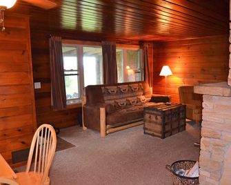 Affordable, clean, and spacious - Oscoda - Obývací pokoj
