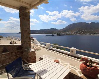 Niovi Studios - Serifos