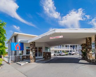 Motel 6 San Bernardino, Ca - Downtown - San Bernardino - Bygning