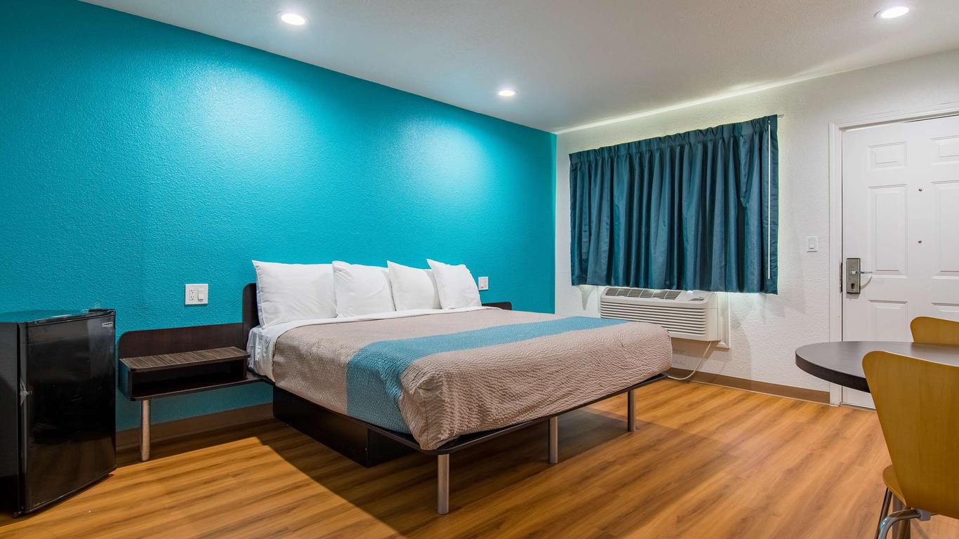 موتيل 6 سان بيرناردينو، كاليفورنيا - داونتاون