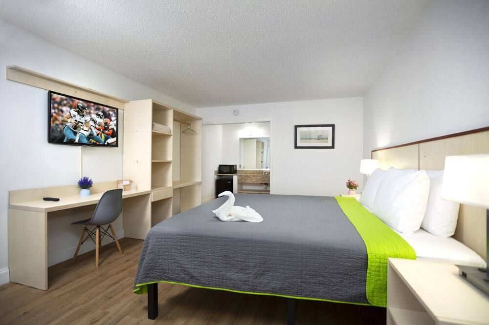 ويكلي إن - جاكسونفيل (فلوريدا) - غرفة نوم