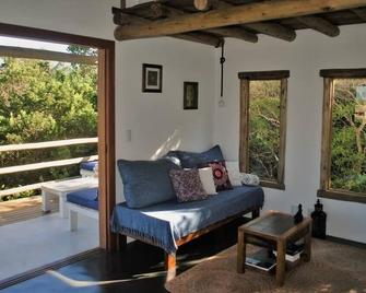 Tree House On The Beach - Praia do Rosa - Sala de estar