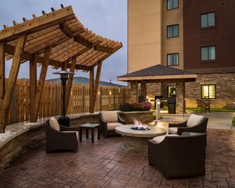 Staybridge Suites Omaha West By IHG - Omaha - Patio