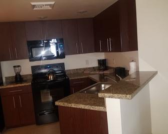 Vacation Village at Parkway - Kissimmee - Kitchen