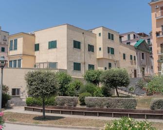 Artis Mare - Pozzuoli - Building