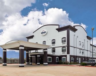 سوبوربان ستوديوز بيومونت - باومونت (تكساس) - مبنى