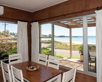 Cape View Cottage - beachside - Penneshaw - Dining room