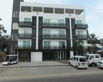 Earl's Red Passikudah - Kalkudah - Building