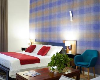 Hotel Cimarosa - Neapel - Schlafzimmer
