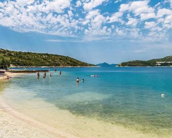 Apartment Banici Ii - Slano - Plaża