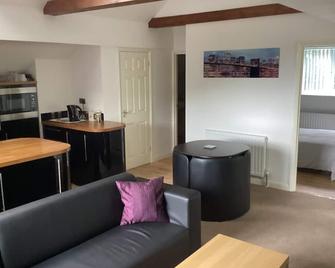 Premium 1 bed Self-catered Apartment in Daventry - Daventry - Living room
