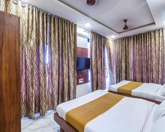 Hotel Sky - Dwārka - Bedroom