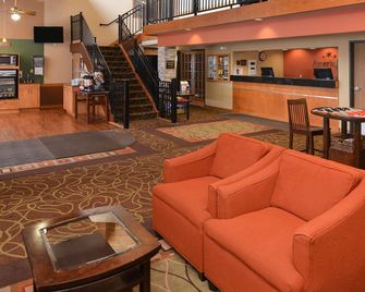 AmericInn by Wyndham Fergus Falls Conference Center - Fergus Falls - Salónek
