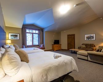 Copper Horse Lodge - Golden - Sypialnia