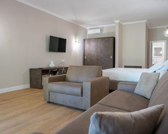 La Tenuta Di Rocca Bruna Country Resort - Tibur - Sala de estar