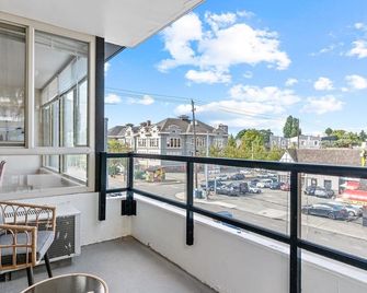 2 Bedroom 2 Bath Comfy Apartment minutes from University of Washington - Seattle - Varanda