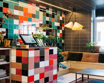 The Green Elephant Hostel & Spa - Maastricht - Rezeption