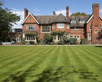 Cantley House Hotel - Wokingham - Gebouw
