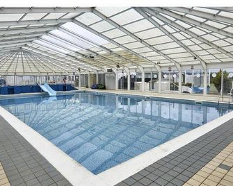 Caravan - Sleeps 6 - Pets Ok - Parking - Heacham - Piscine