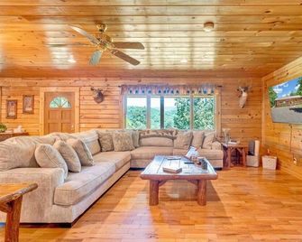 Modern Mountain Cabin, Hot Tub, Hot Springs, Va - Hot Springs - Sala de estar