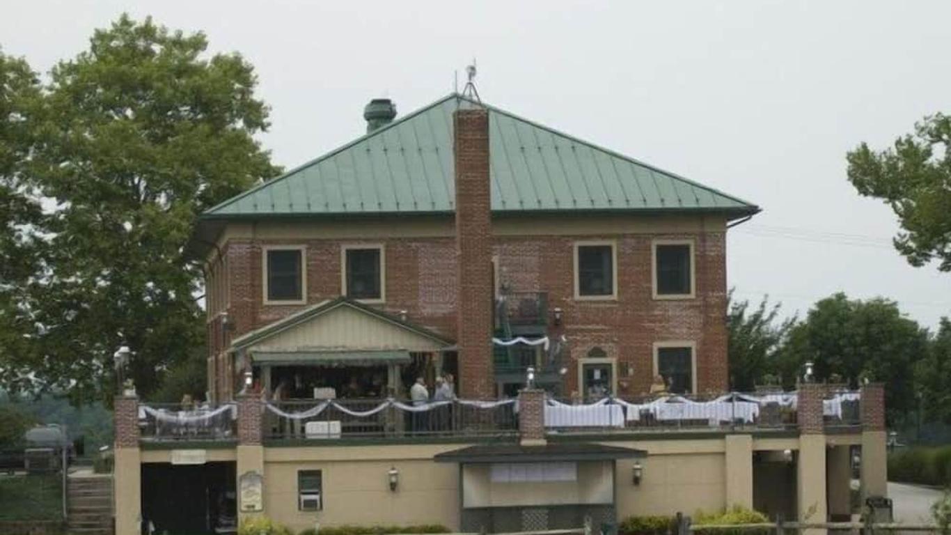 Guest Quarters at The Bridges Golf Club