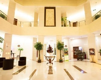 Greentree Inn Zibo Zichuan District Flyover Business Hotel - Zibo - Lobby