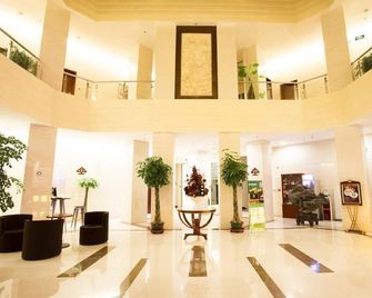 Greentree Inn Zibo Zichuan District Flyover Business Hotel - Zibo - Lobby