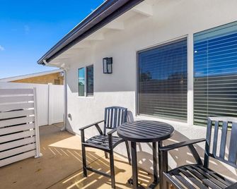 Luxury 1br Suite Kitchen, Fireplace, Laundry, Bbq - Simi Valley - Balkon