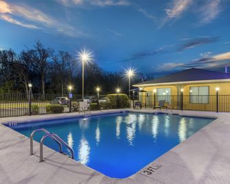 Best Western Big Spring Lodge - Neosho - Bazén