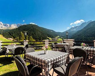 Hotel Berghaus Rosengarten - Nova Levante