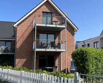 Holiday Apartment \'Neehuus 5\' with Balcony & Wi-Fi - Borkum - Edificio