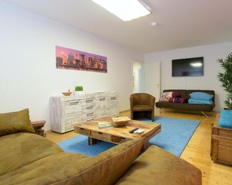 Ferienwohnungen Eibner - Dettingen an der Erms - Wohnzimmer