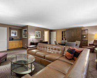 دبل تري باي هيلتون داونتاون ويلمنجتون - ويلمينغتون - غرفة معيشة