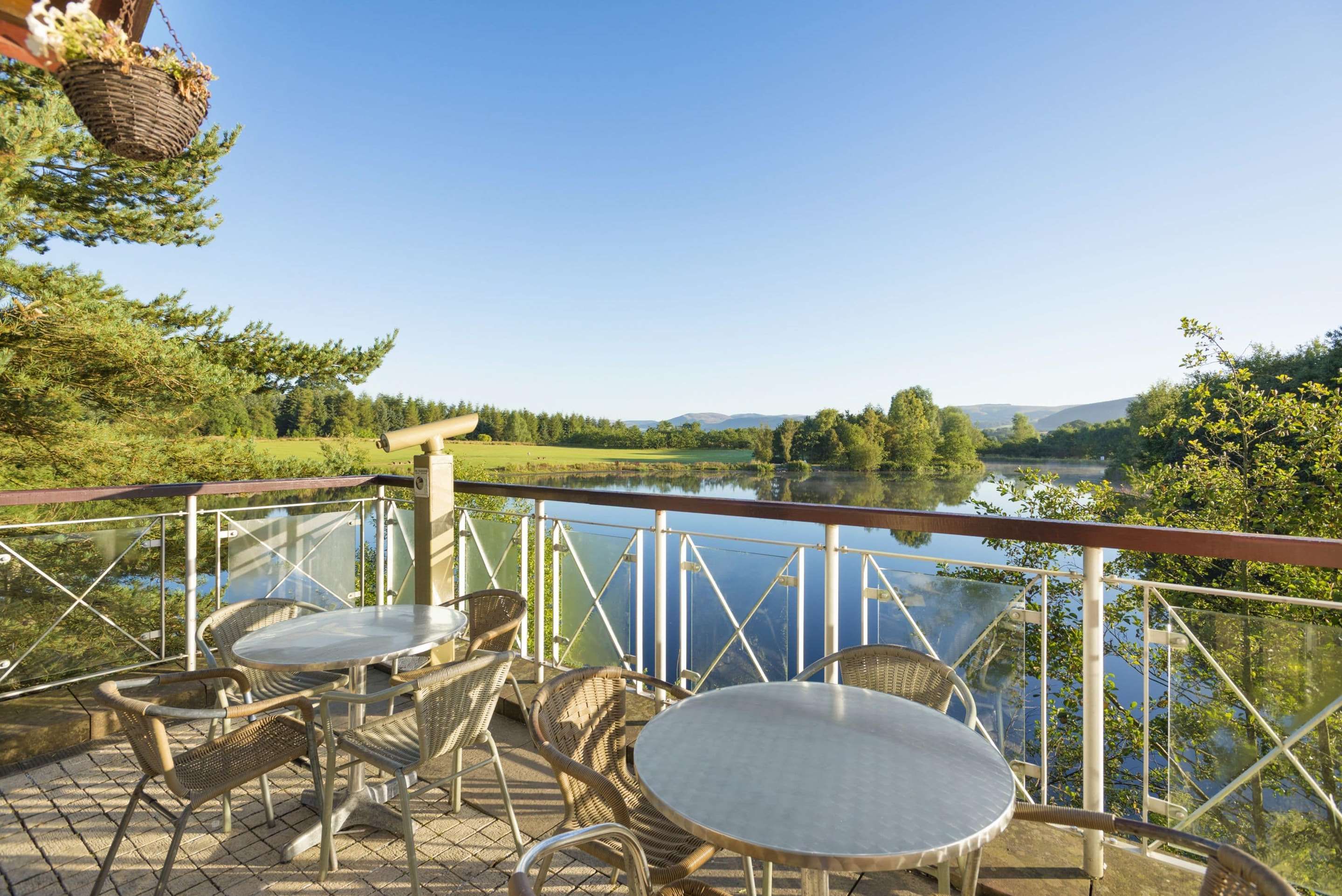 دايز إن باي ويندام لوكربي أنانديل ووتر - لوكربي - شرفة