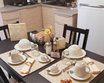 Bnb Flavio - Pozzuoli - Comedor