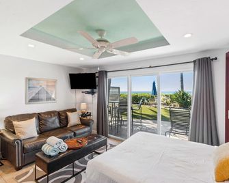 Oceanfront Bliss - The Beach on Longboat Key #106 Resort by RVA - Longboat Key - Bedroom
