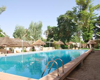 أوتل تيرمينو - نيامي - حوض السباحة