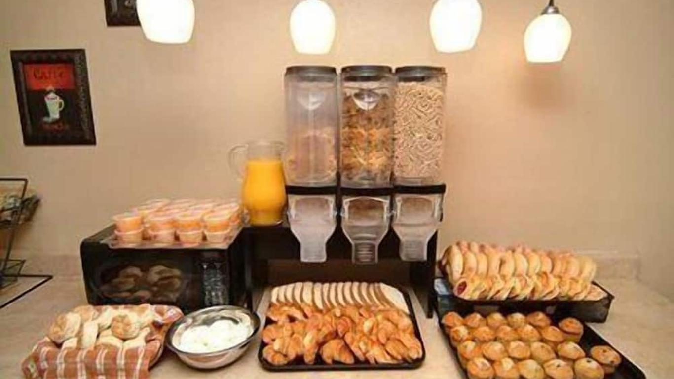 Travelodge by Wyndham North Charleston