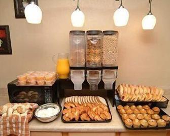 Travelodge by Wyndham North Charleston - North Charleston - Buffet