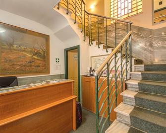 Hotel Carmel - Rome - Front desk