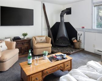Outpost: Gros Ventre A8 - Hot Tub Access - Teton Village - Living room