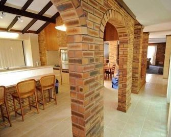 Seagate Beach Retreat - with private pool and integrated spa (spa is unheated). - Rockingham - Habitación
