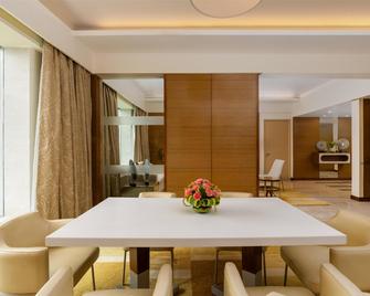 Radisson Blu Hotel Greater Noida - Greater Noida - Schlafzimmer