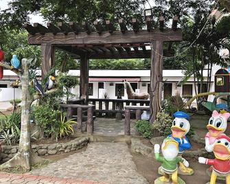 Quezon Premier Hotel - Candelaria - Candelaria - Patio
