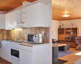 Stunning Home In Kvillfors With 2 Bedrooms - Kvillsfors - Kitchen