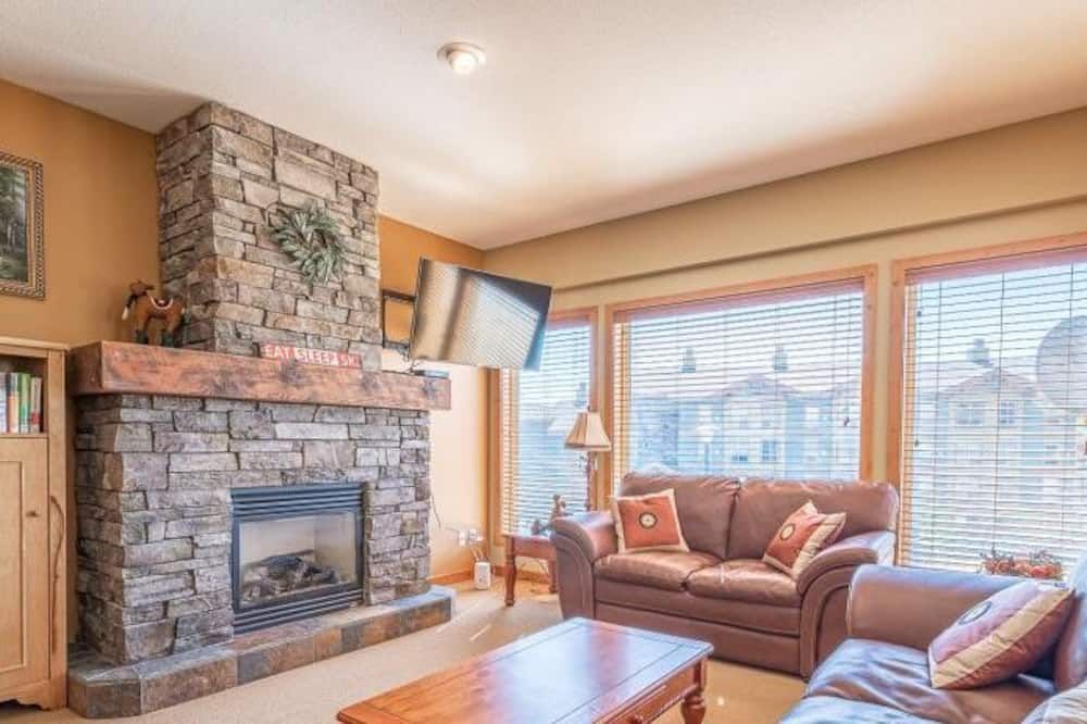 Bear's Paw Chalet - Amazing Location & Ski In-Out - Big White - Sala de estar